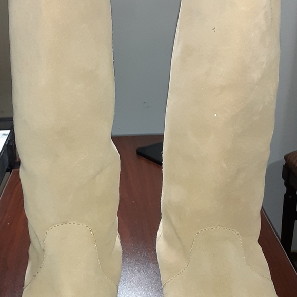 Beautiful Suede Juicy Couture Amelia Boots - Picture 1 of 11